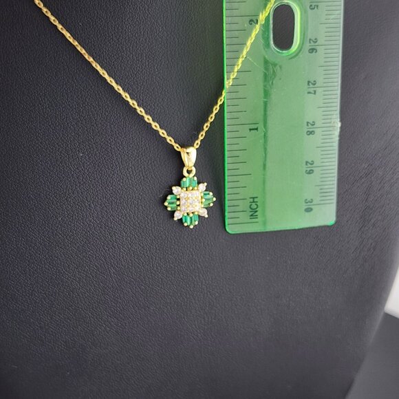 Delicate Sterling Silver 925 Snowflake Necklace – Winter-Inspired Elegance - Picture 4 of 5